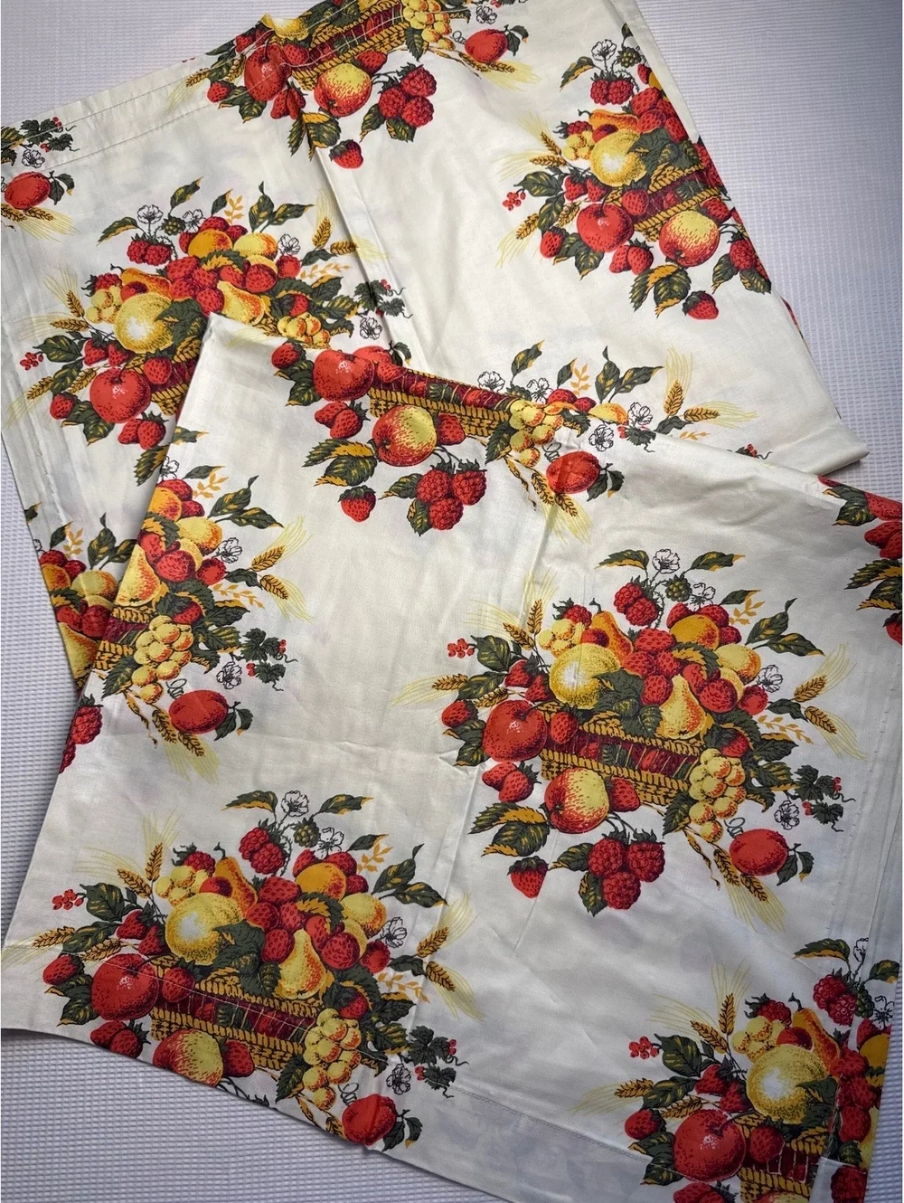 Vintage 1960’s Fruitty Basket Pattern Kitchen Curtains Set